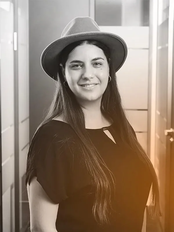 חני זילברברג — סמנכ"לית תפעול ומכירות